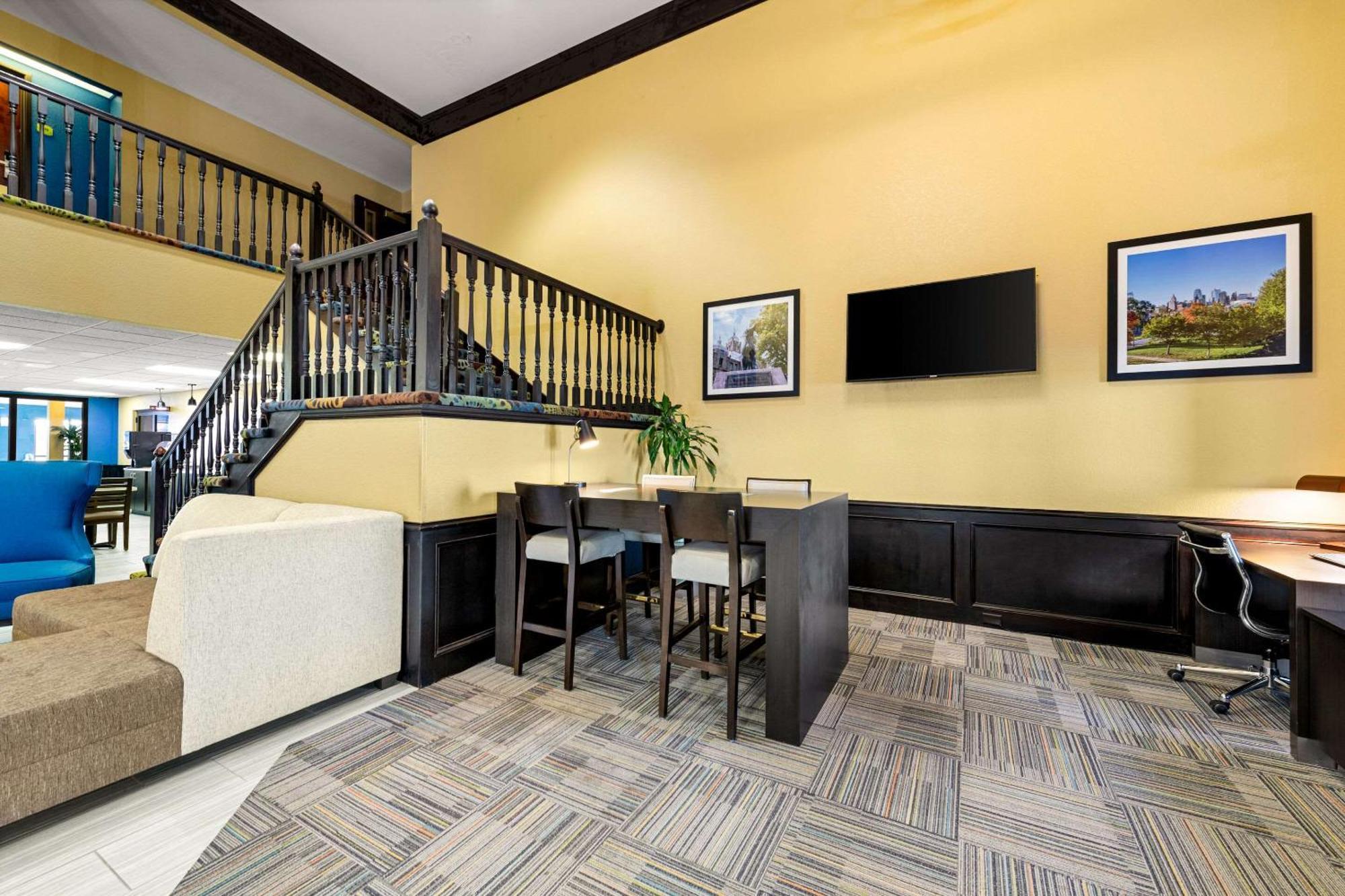 Quality Inn Warrensburg Exterior photo